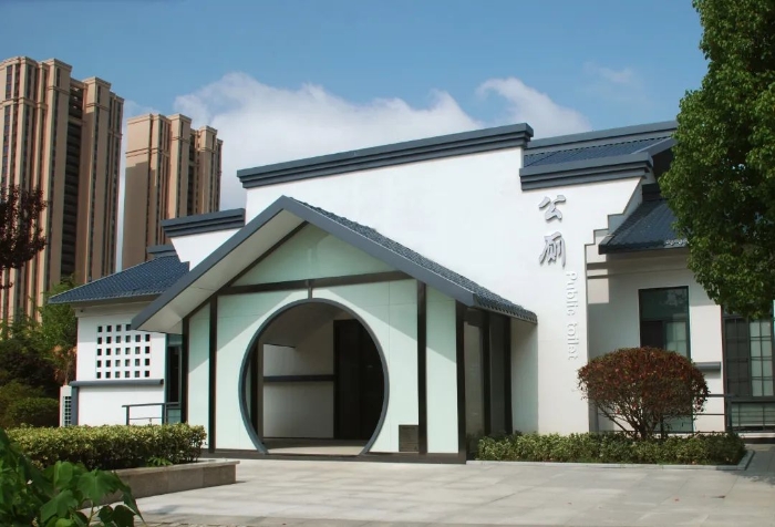 “小厕所”提档升级 发挥服务“大功能”