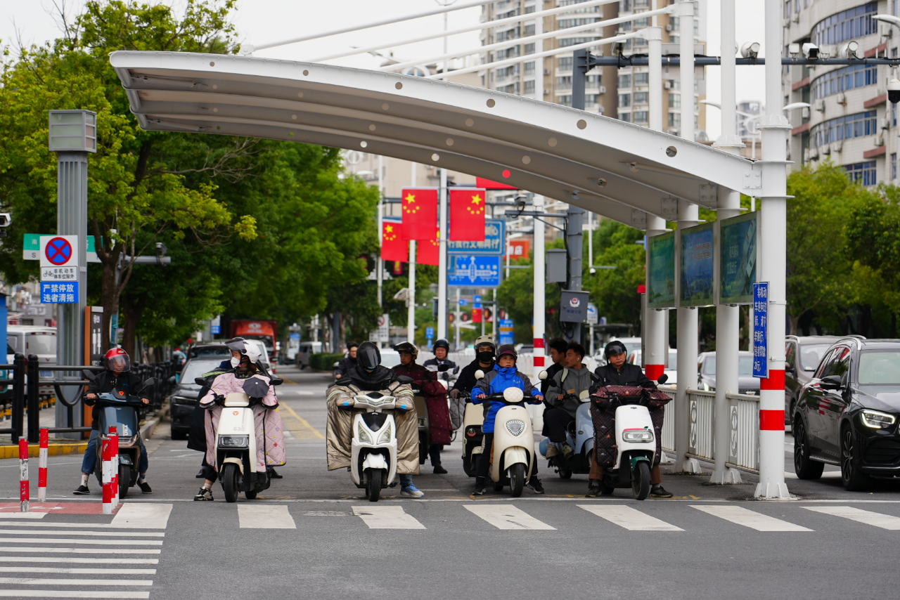 城市“微更新” | 盐城市区123处遮阳雨棚改造焕新